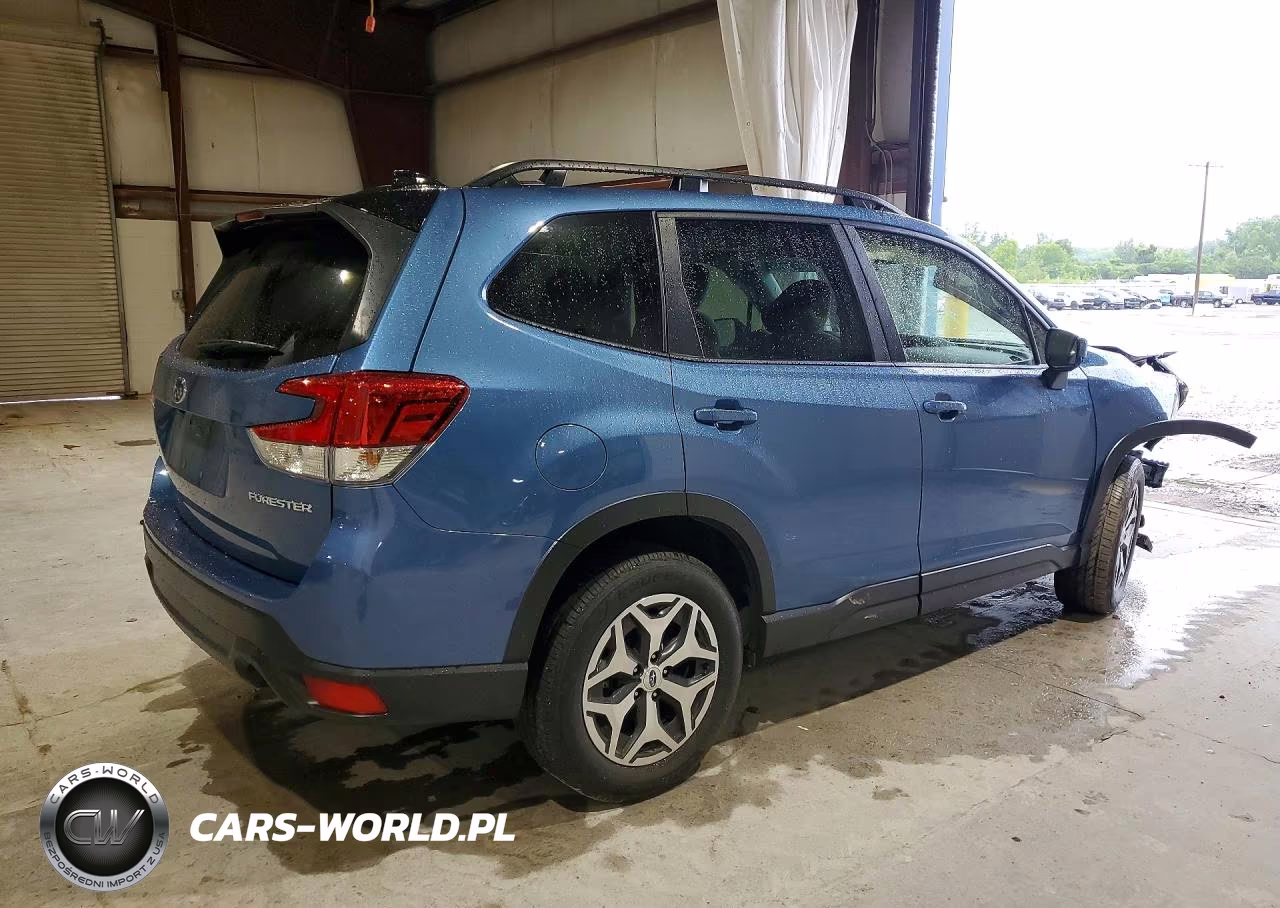 2024 Subaru Forester Premium VIN:JF2SKADC0RH418233 - 3