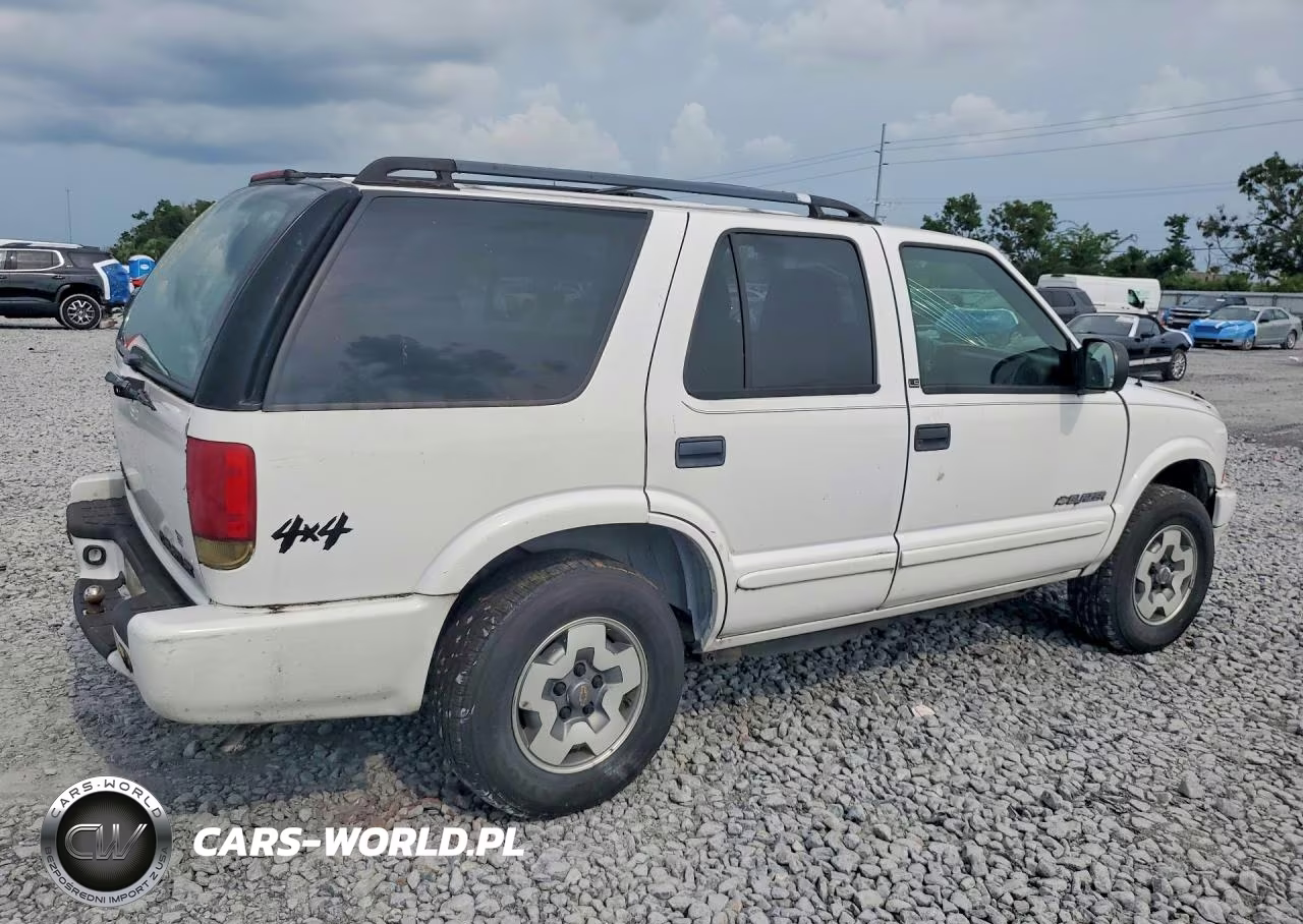 2003 Chevrolet Blazer VIN:1GNDT13X93K109824 - 3