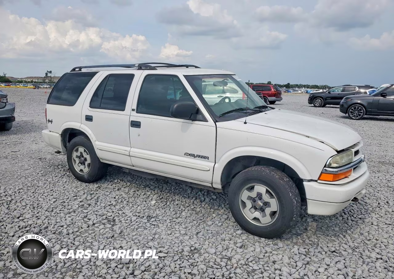 2003 Chevrolet Blazer VIN:1GNDT13X93K109824 - 4