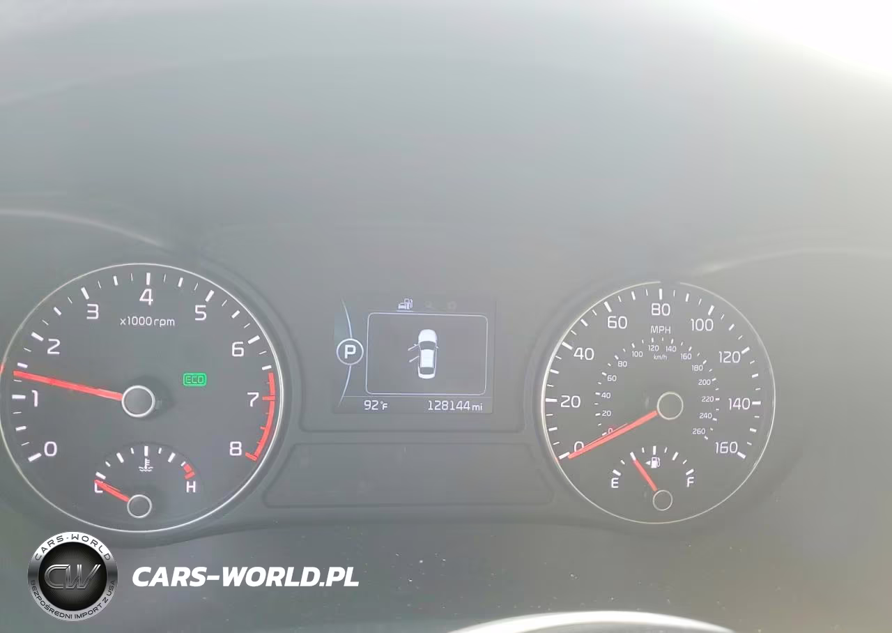 2016 Kia Optima Lx VIN:5XXGT4L30GG023676 - 9