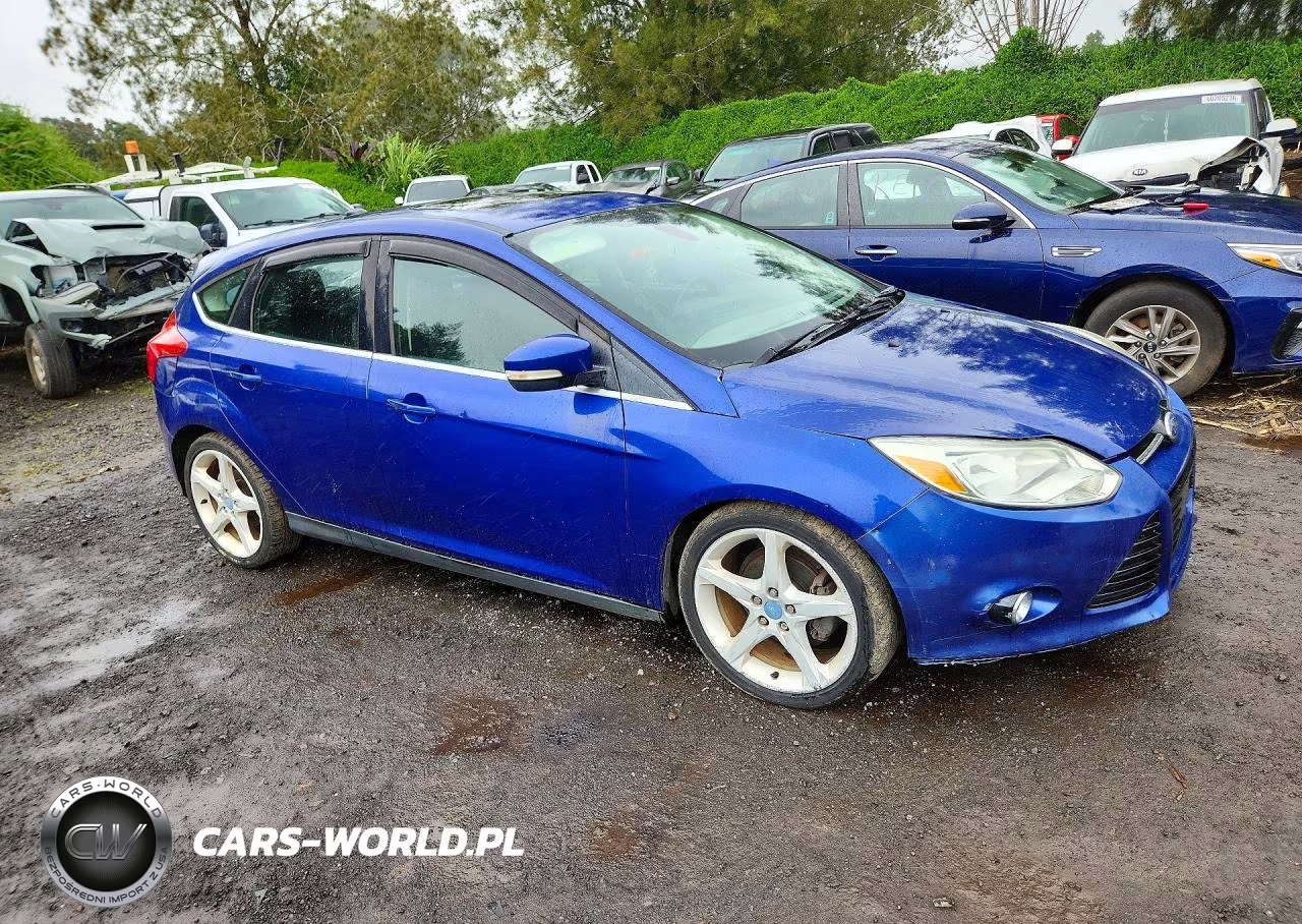 2012 Ford Focus Titanium VIN:1FAHP3N29CL237234 - 4