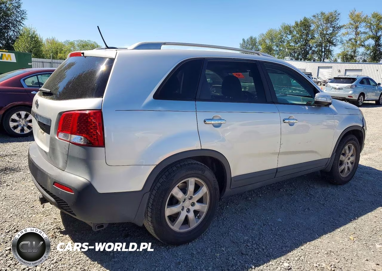 2012 Kia Sorento Lx VIN:5XYKT3A64CG192851 - 3