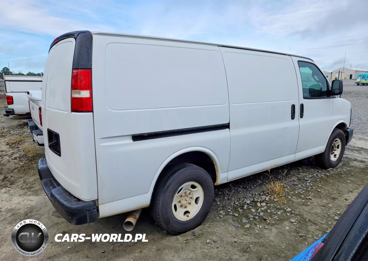 2017 Chevrolet Express G2500 Delivery Van VIN:1GCWGAF10H1179643 - 3