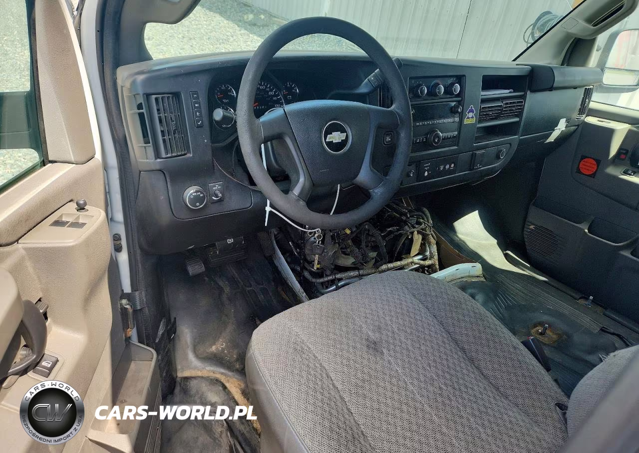 2017 Chevrolet Express G2500 Delivery Van VIN:1GCWGAF10H1179643 - 8