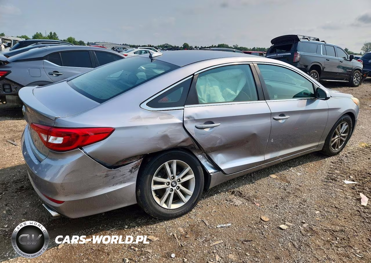 2015 Hyundai Sonata Se VIN:5NPE24AF3FH246899 - 3