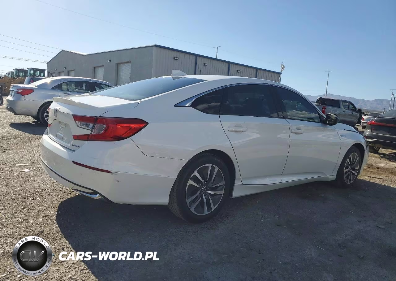 2018 Honda Accord Hybrid VIN:1HGCV3F11JA003826 - 3
