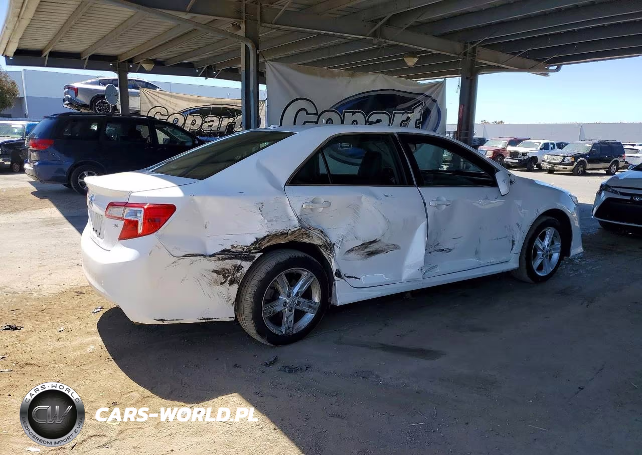2014 Toyota Camry Se VIN:4T1BF1FK1EU313060 - 3