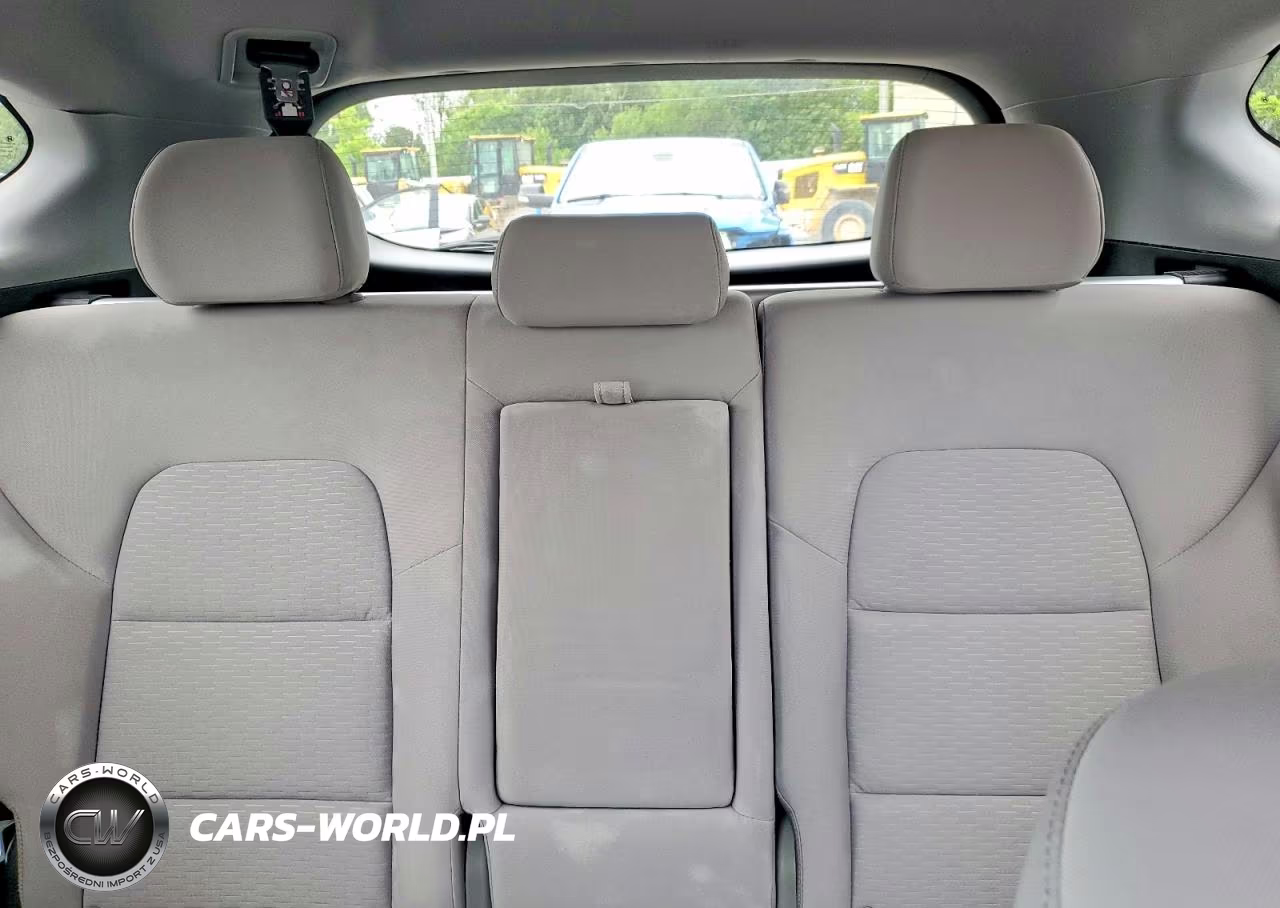 2019 Hyundai Tucson Value VIN:KM8J3CA40KU866769 - 10