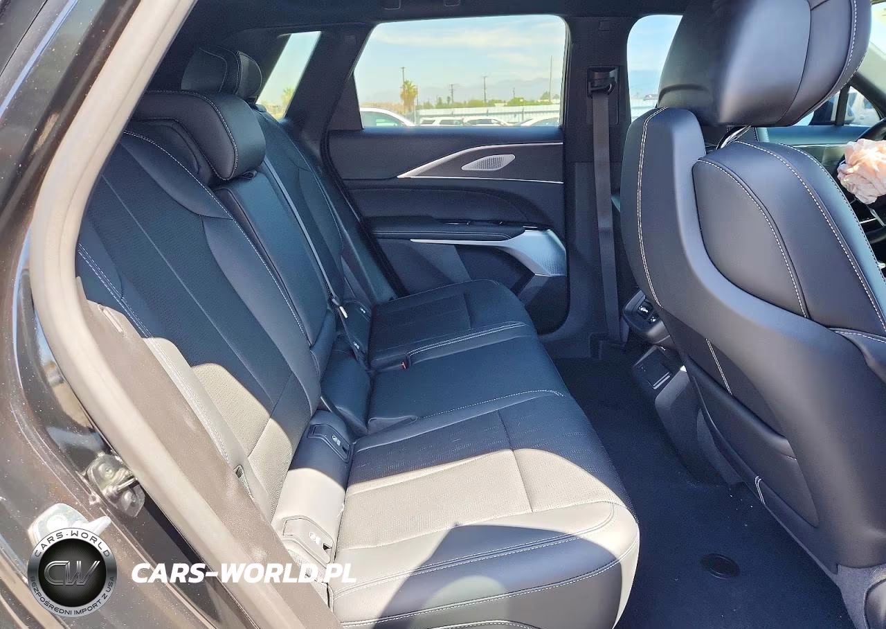 2024 Cadillac Lyriq Sport VIN:1GYKPVRK3RZ126975 - 11