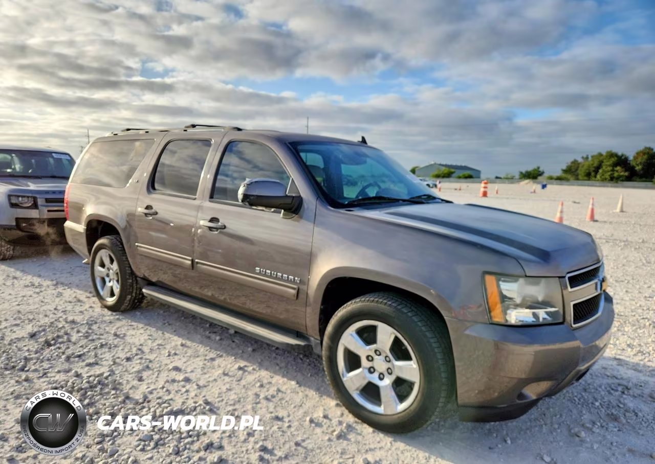 2014 Chevrolet Suburban C1500 Lt VIN:1GNSCJE09ER174562 - 4