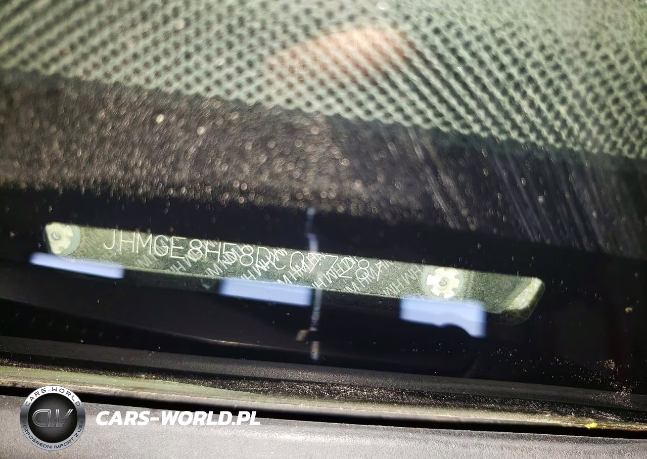 2013 Honda Fit Sport VIN:JHMGE8H58DC077281 - 13