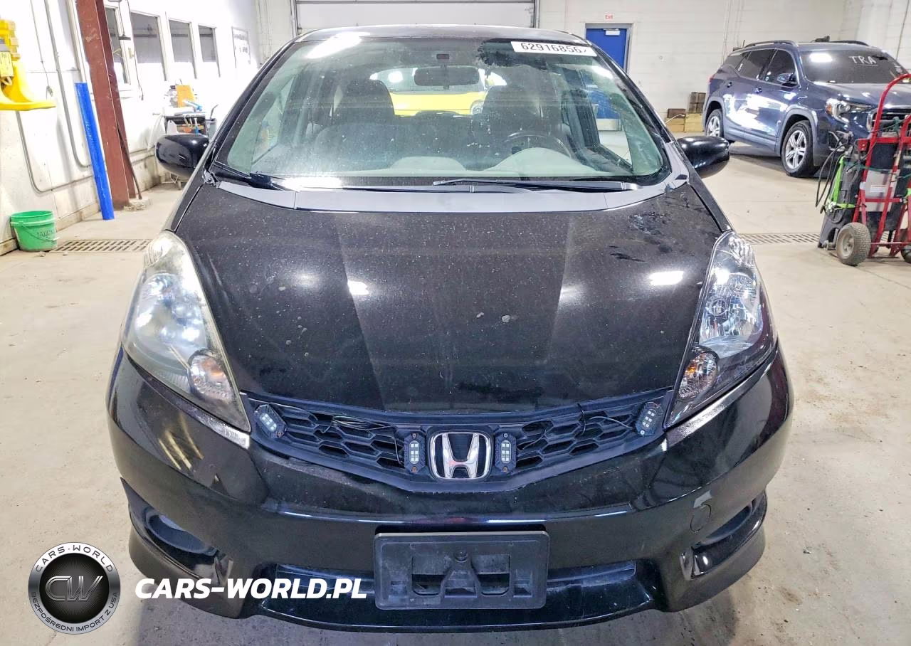 2013 Honda Fit Sport VIN:JHMGE8H58DC077281 - 5