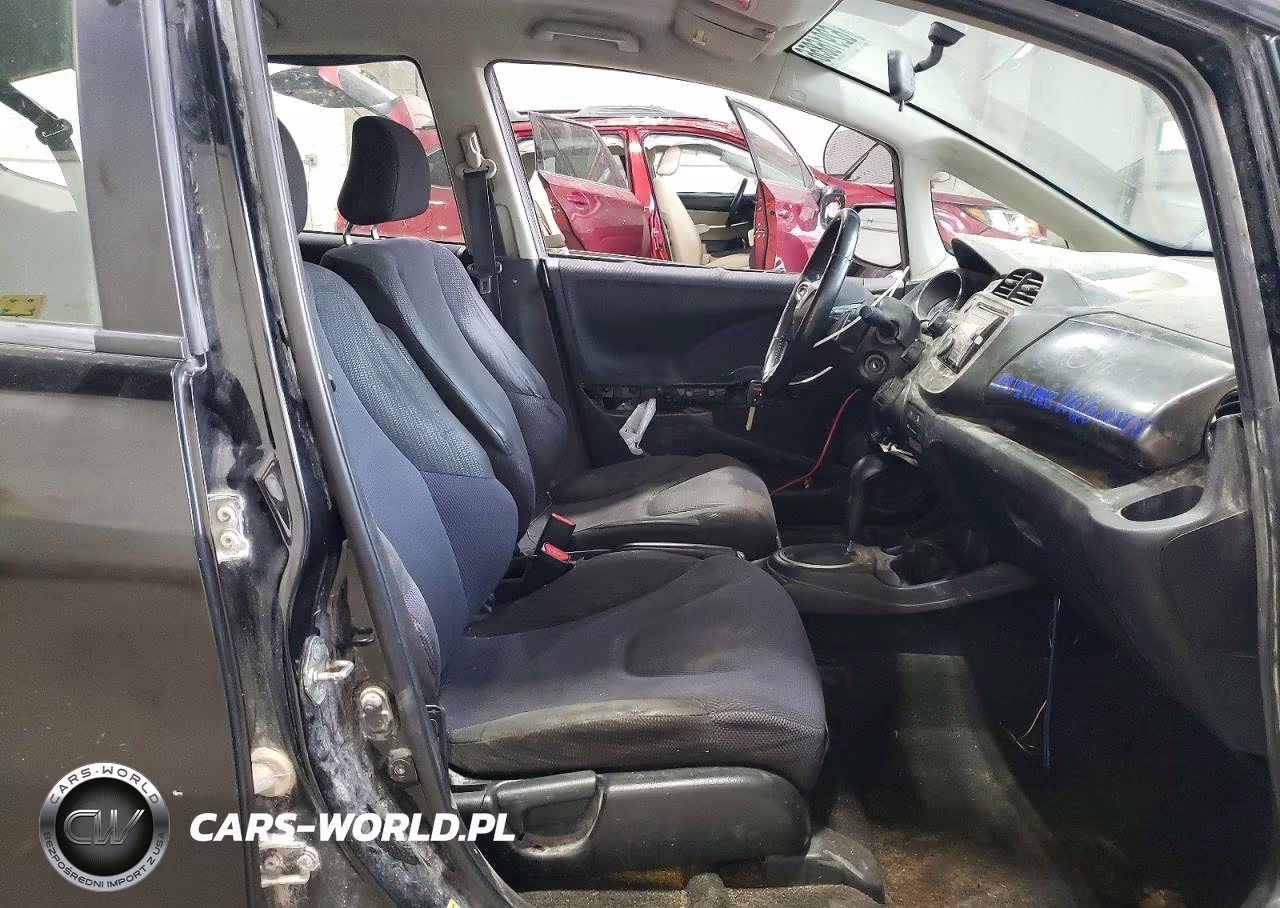 2013 Honda Fit Sport VIN:JHMGE8H58DC077281 - 7