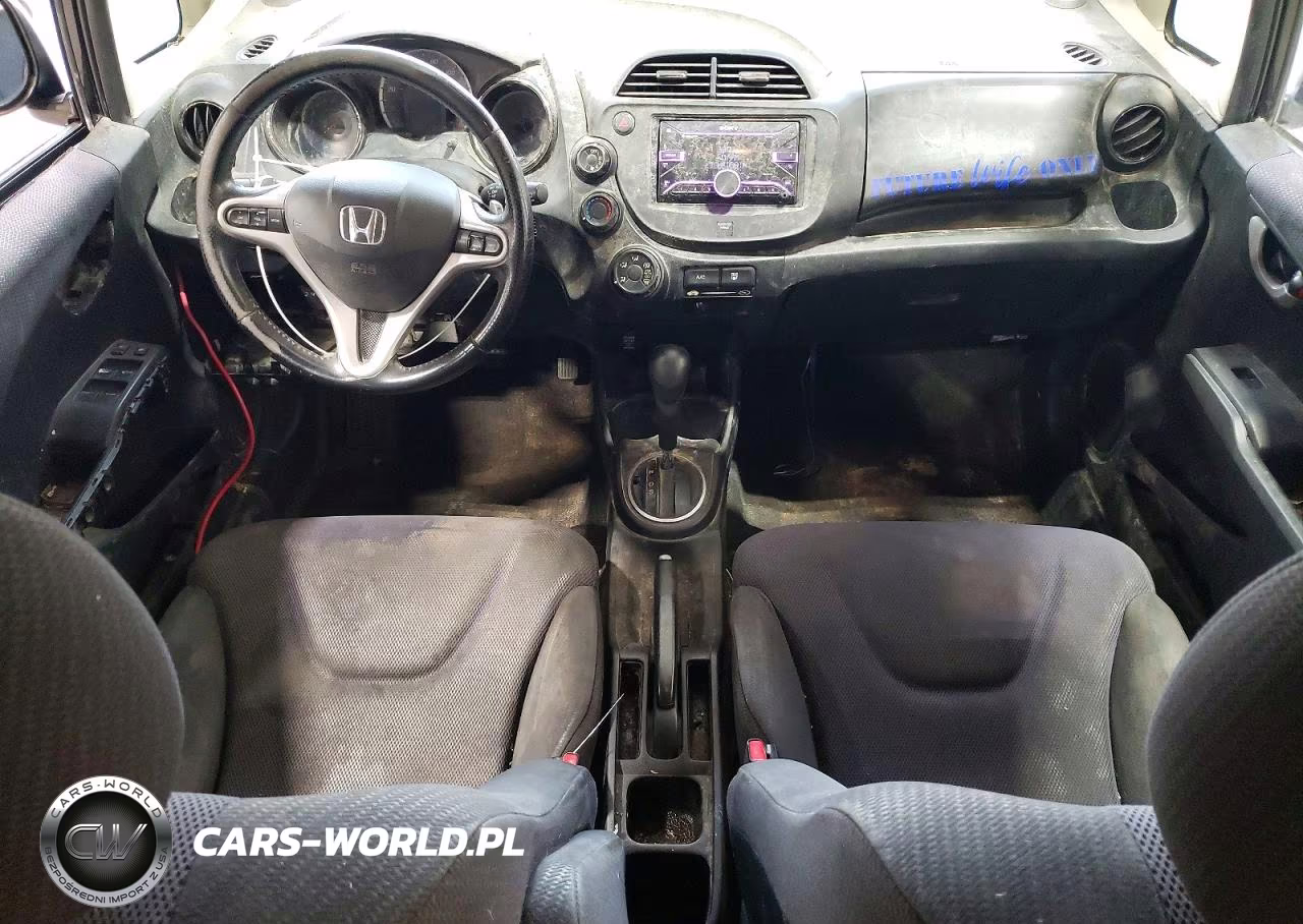 2013 Honda Fit Sport VIN:JHMGE8H58DC077281 - 8