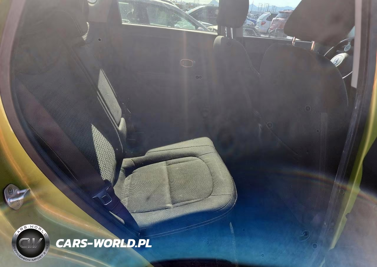 2015 Kia Soul + VIN:KNDJP3A50F7788385 - 11