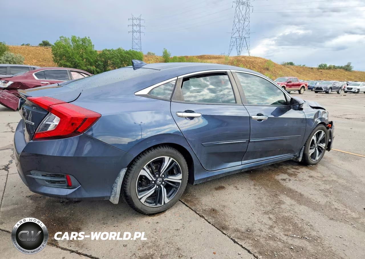 2018 Honda Civic Touring VIN:JHMFC1F92JX039788 - 3