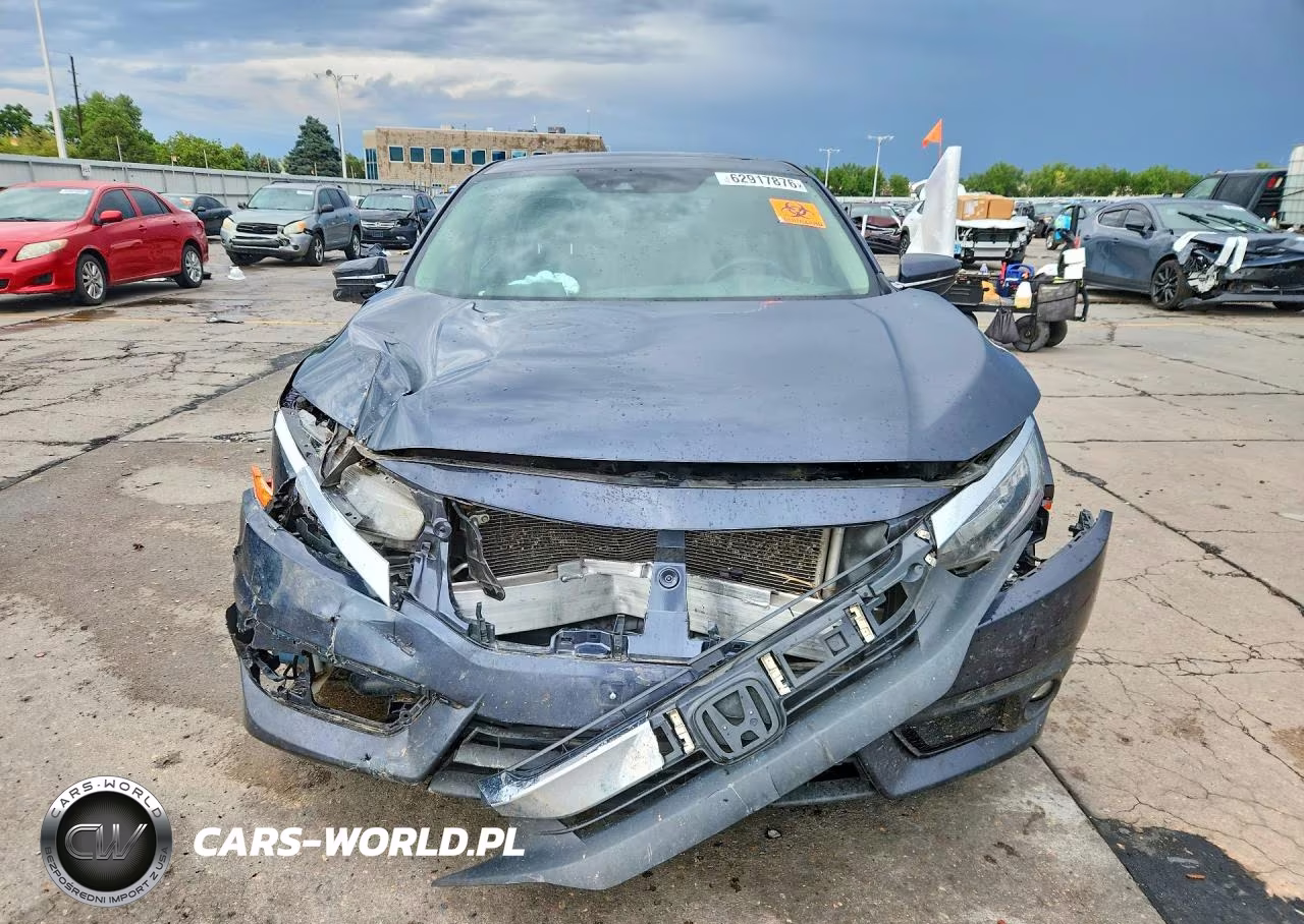 2018 Honda Civic Touring VIN:JHMFC1F92JX039788 - 5