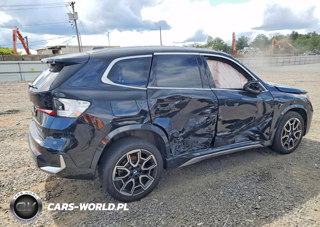 2026 BMW X1 xDrive28I VIN:WBX73EF0XT5432440 - 3