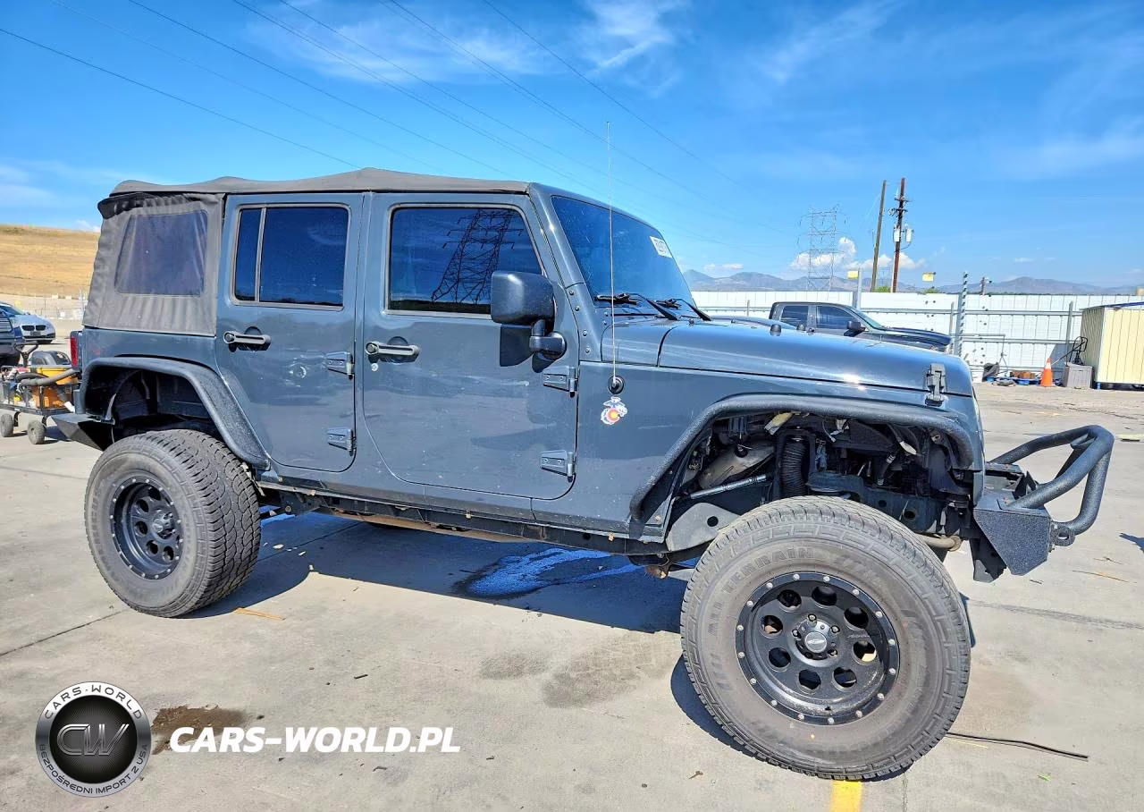 2017 Jeep Wrangler Unlimited Sport VIN:1C4BJWDG0HL539311 - 4
