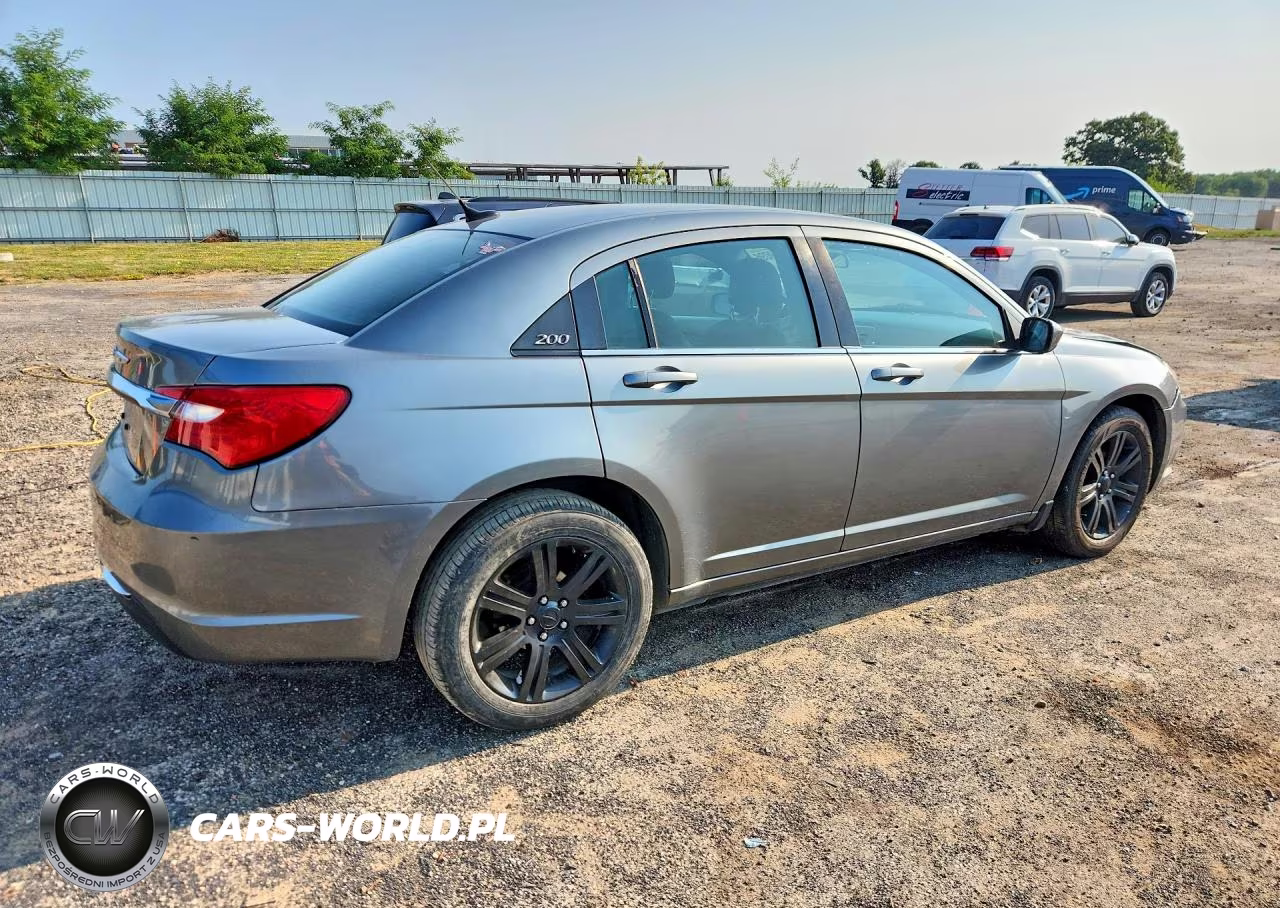 2011 Chrysler 200 Touring VIN:1C3BC1FB0BN614619 - 3