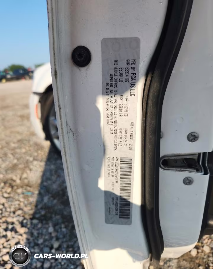 2018 Chrysler 300 Touring VIN:2C3CCAAG9JH249744 - 12