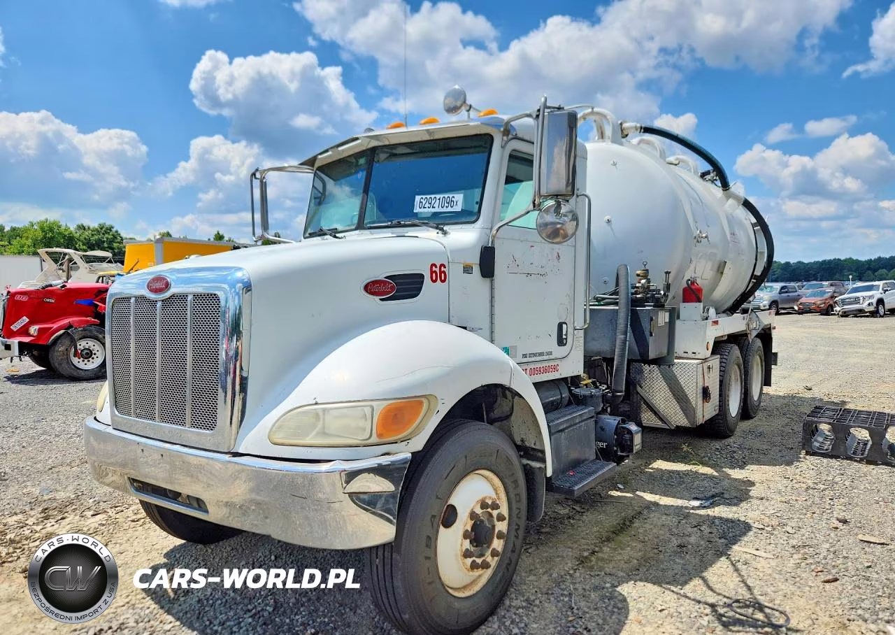 2008 Peterbilt 340 Vacuum Truck – zdjęcie 1 z 12