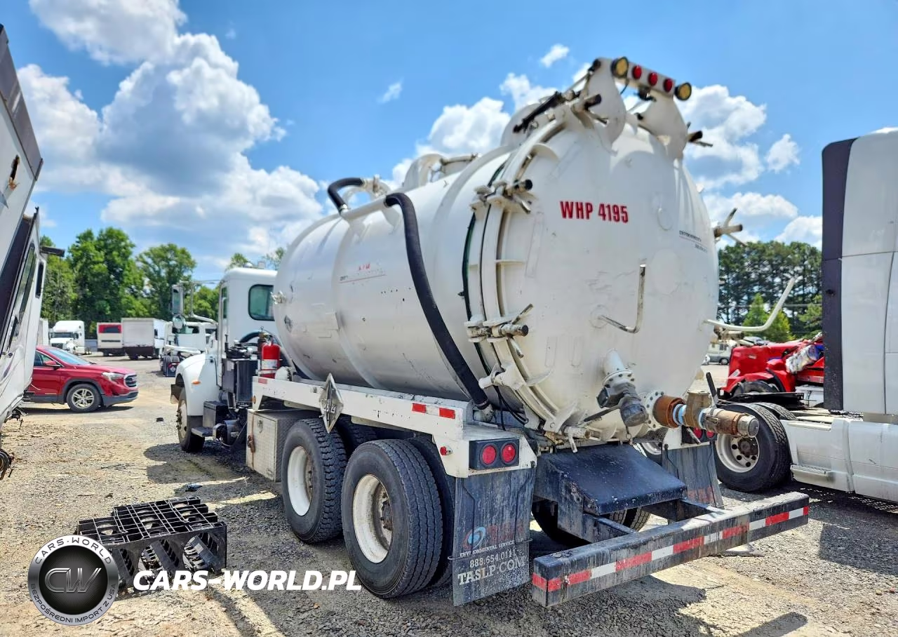 2008 Peterbilt 340 Vacuum Truck VIN:2NPRLN9X88M754752 - 2