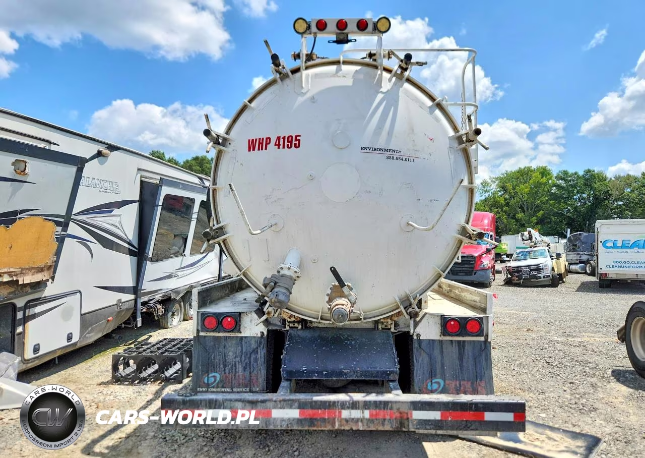2008 Peterbilt 340 Vacuum Truck VIN:2NPRLN9X88M754752 - 6