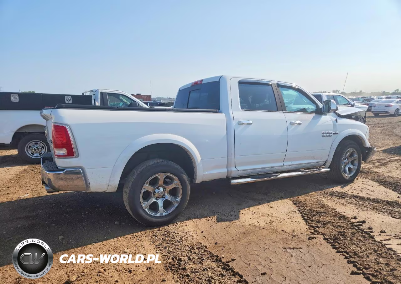 2016 Ram 1500 Laramie VIN:1C6RR7VT8GS327339 - 3