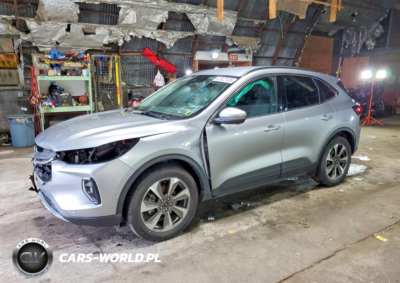 2023 Ford Escape Platinum – zdjęcie 1 z 13