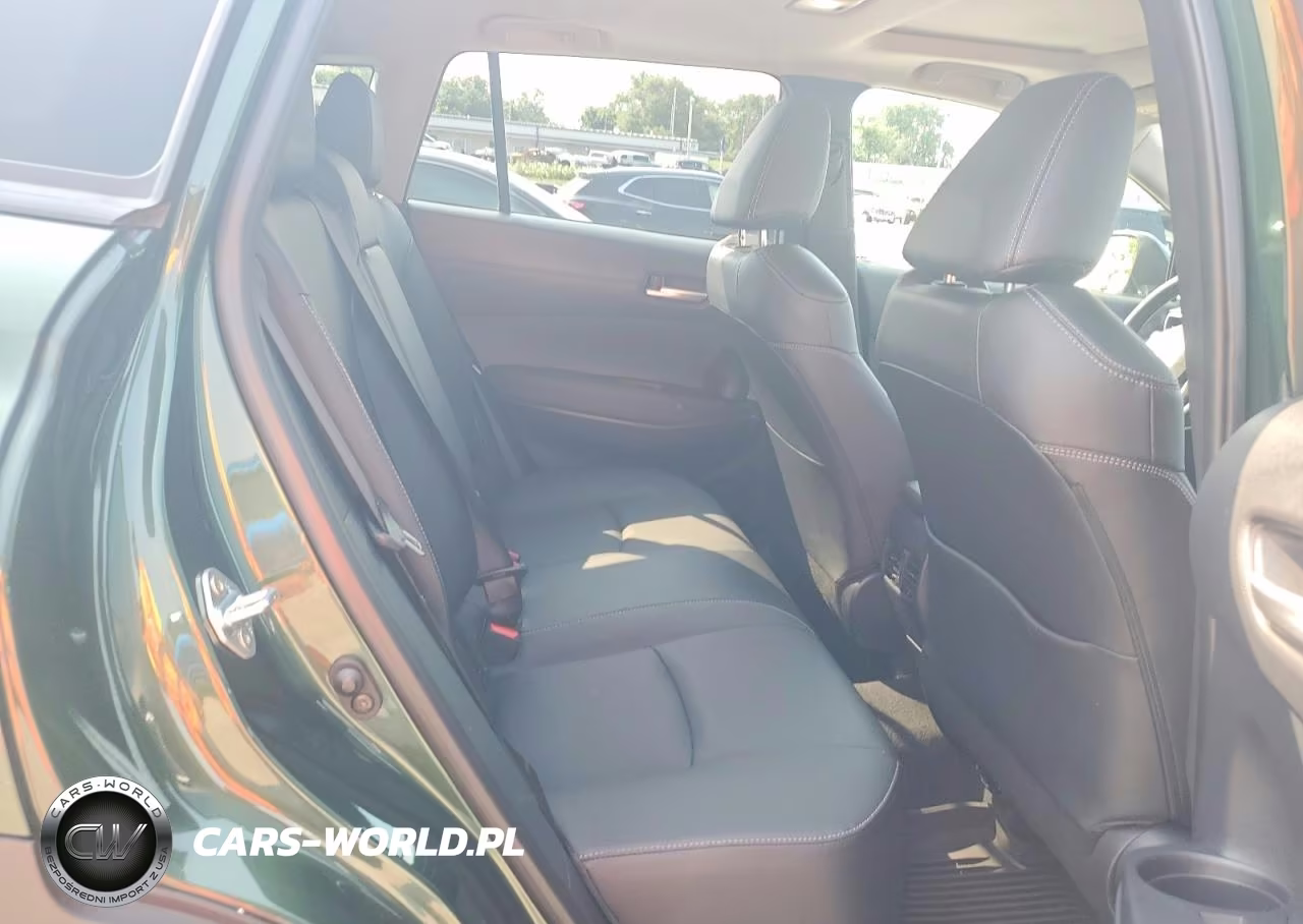 2022 Toyota Corolla Cross Xle VIN:7MUDAABG0NV005837 - 11