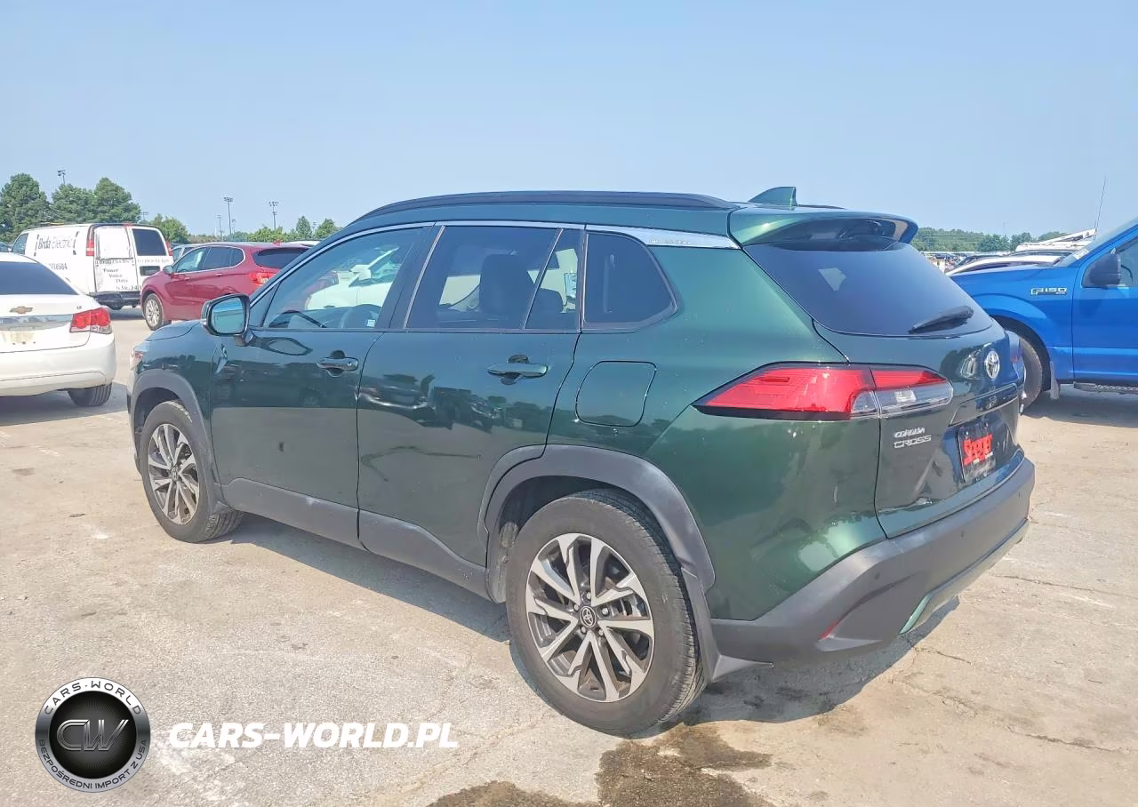 2022 Toyota Corolla Cross Xle VIN:7MUDAABG0NV005837 - 2