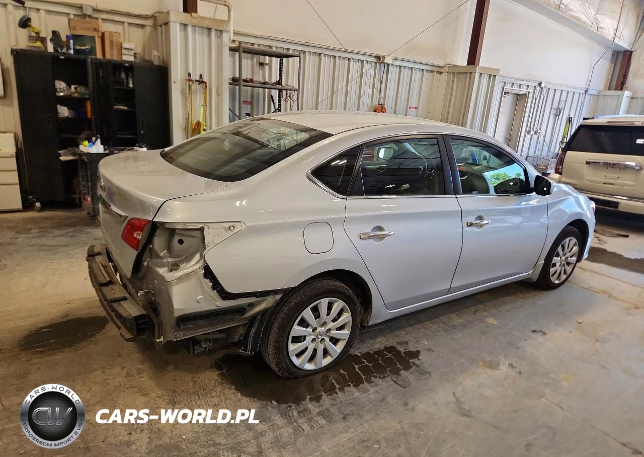2018 Nissan Sentra S VIN:3N1AB7AP0JY227511 - 3