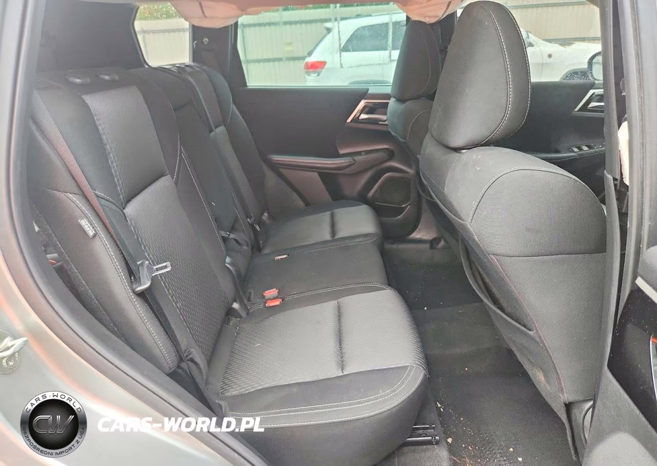 2023 Mitsubishi Outlander Es VIN:JA4J3TA88PZ045186 - 11