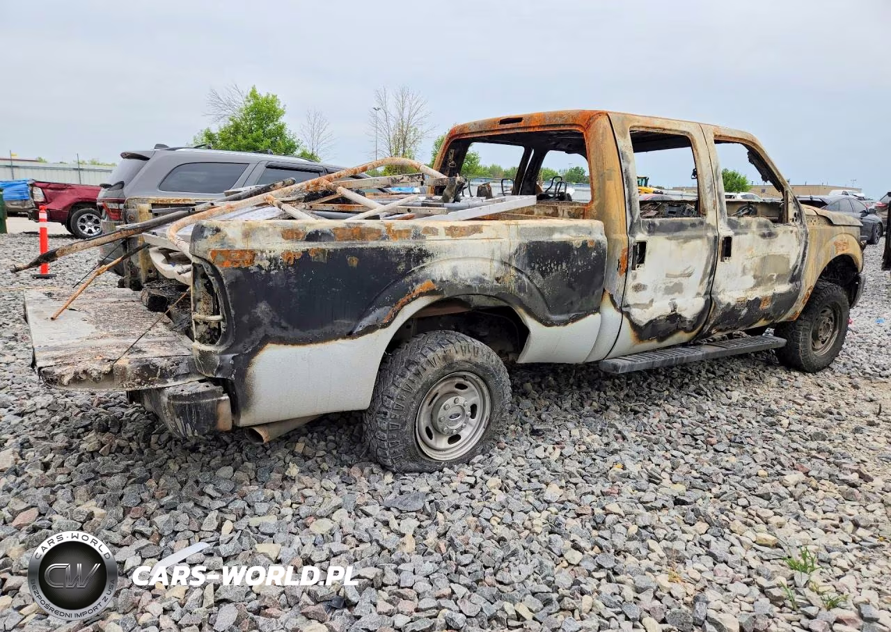 2013 Ford F250 Super Duty VIN:1FT7W2B69DEB52670 - 3