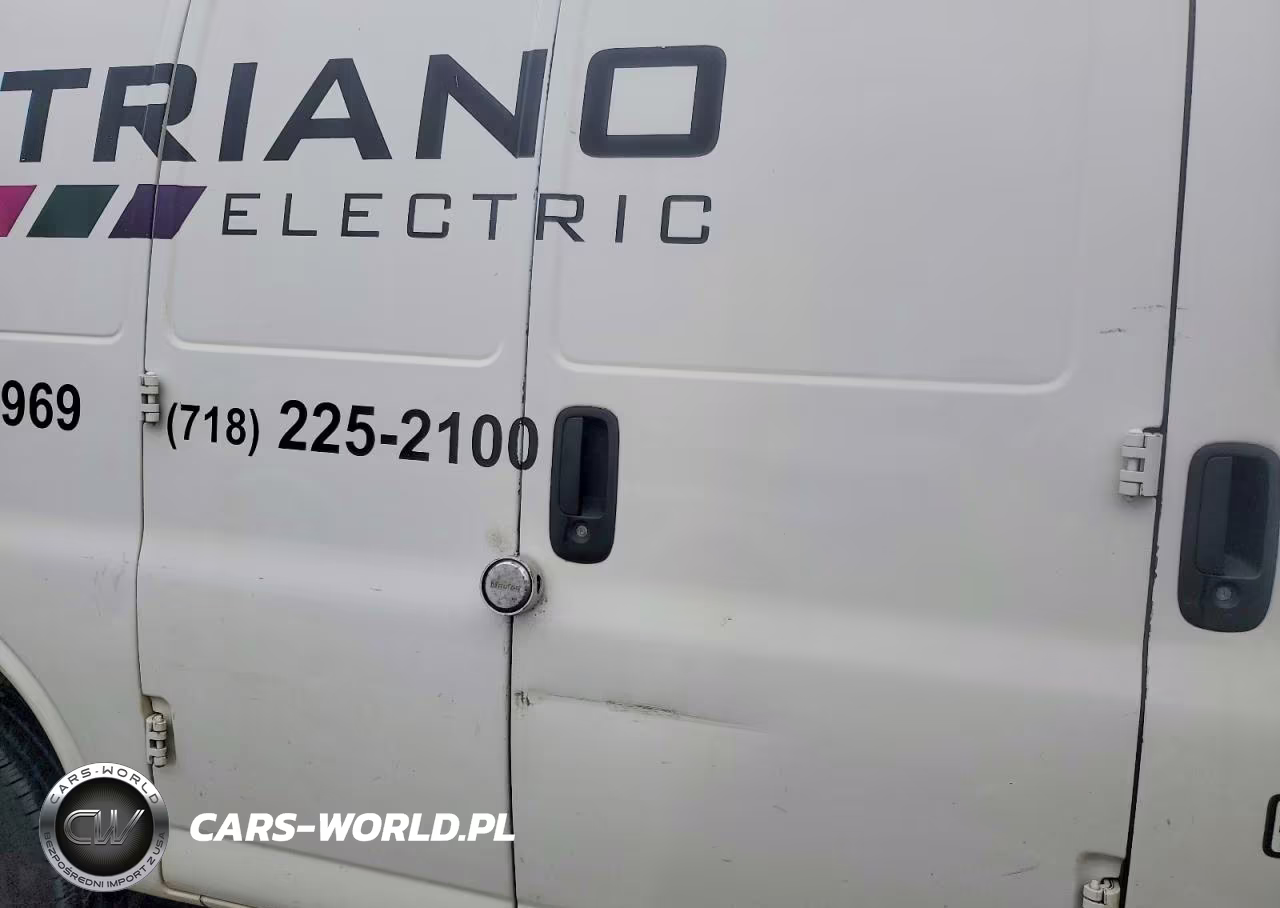 2015 Chevrolet Express G2500 VIN:1GCWGFFF7F1223787 - 11