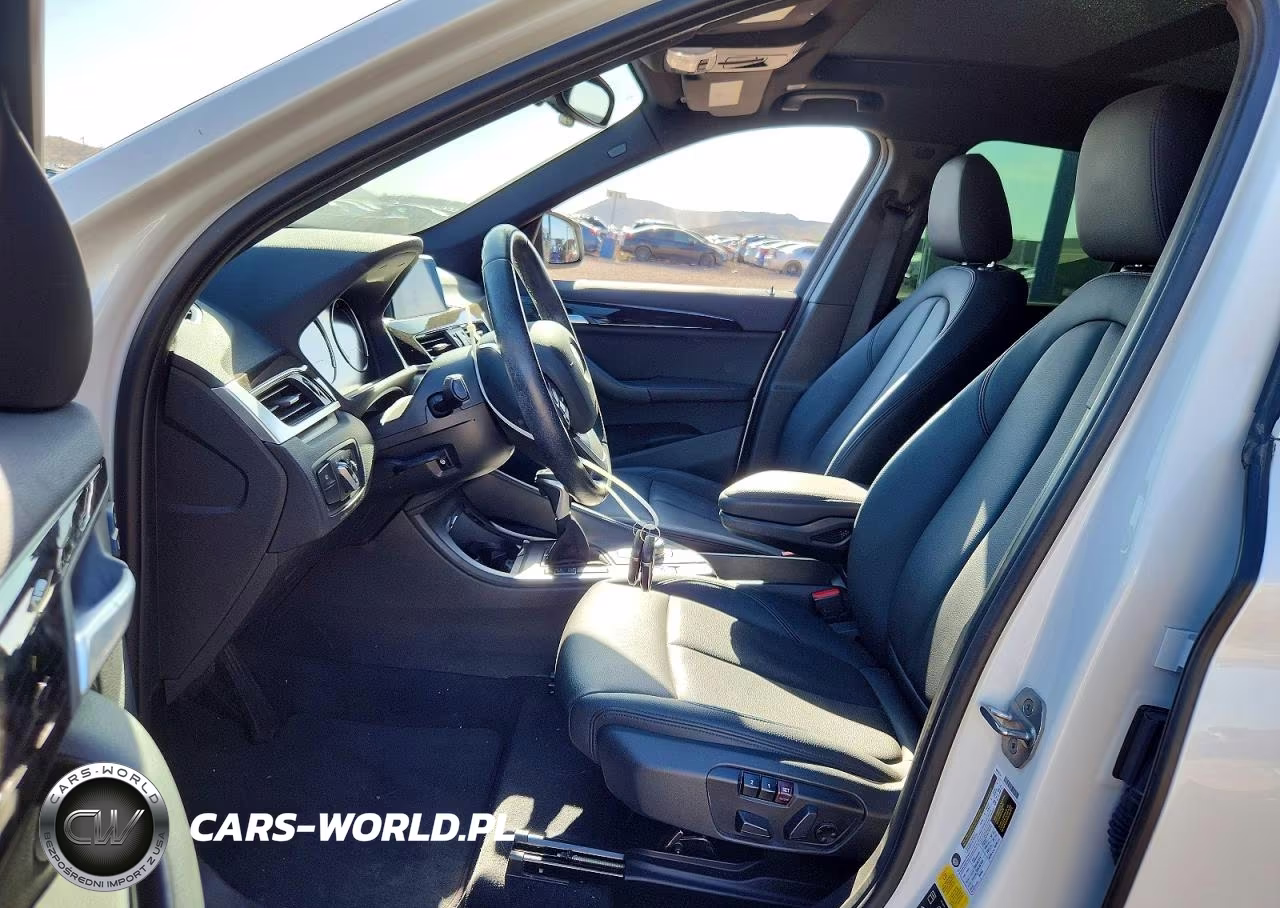 2018 BMW X1 xDrive28I VIN:WBXHT3C37J3H33430 - 7