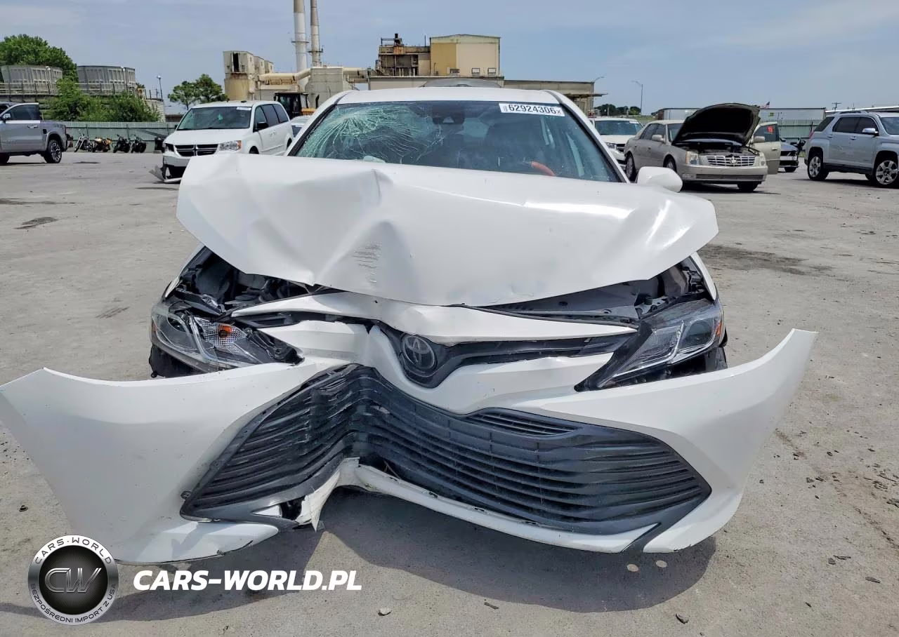 2020 Toyota Camry Le VIN:4T1C11AK9LU346900 - 5