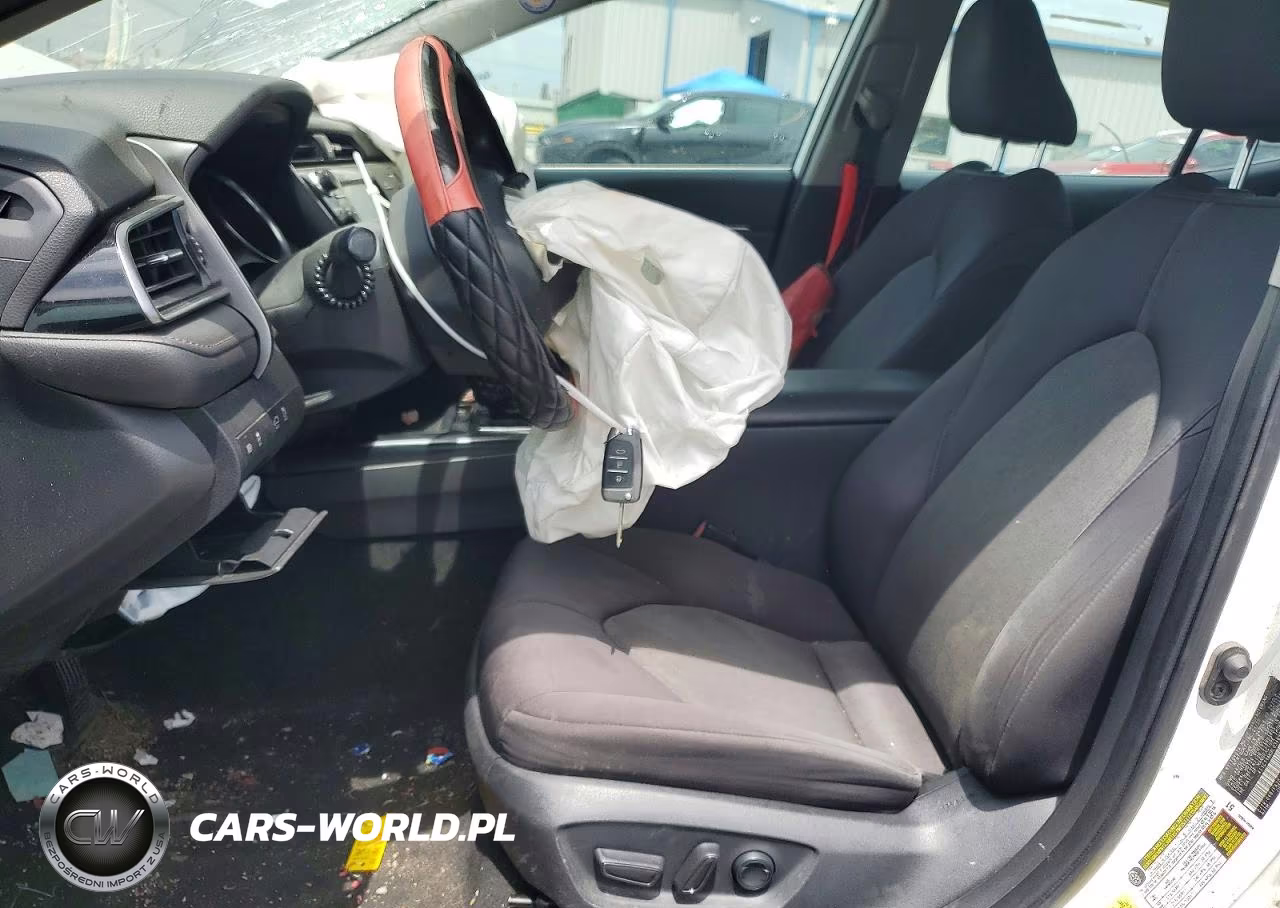 2020 Toyota Camry Le VIN:4T1C11AK9LU346900 - 7