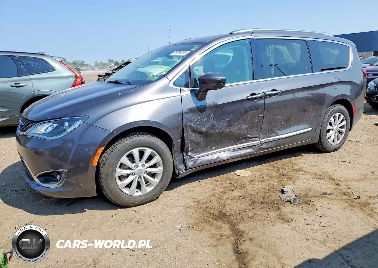2018 Chrysler Pacifica Touring L Plus – zdjęcie 1 z 13
