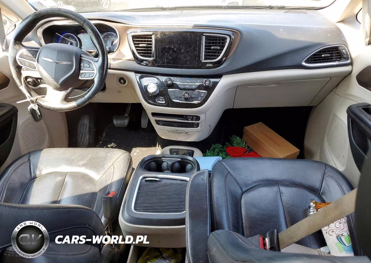 2018 Chrysler Pacifica Touring L Plus VIN:2C4RC1EG8JR115270 - 8