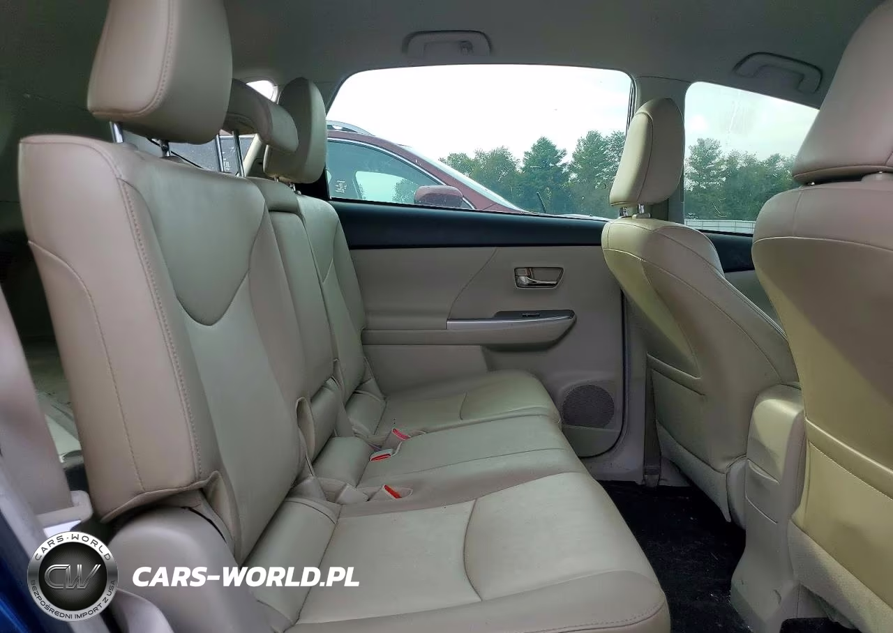2017 Toyota Prius V Four VIN:JTDZN3EU8HJ071071 - 10