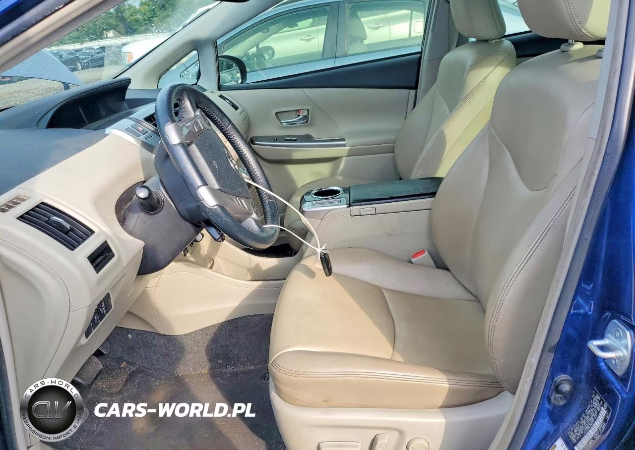 2017 Toyota Prius V Four VIN:JTDZN3EU8HJ071071 - 7