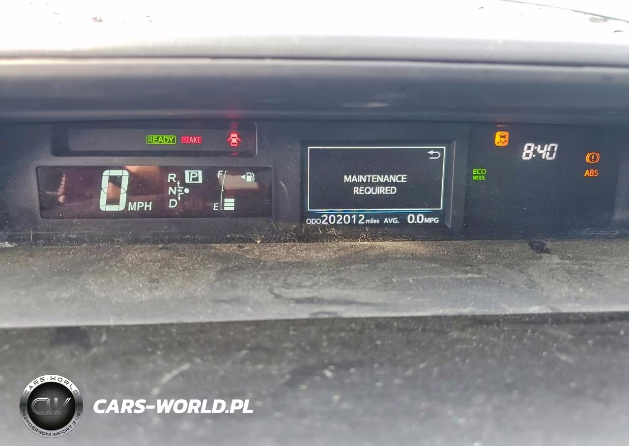 2017 Toyota Prius V Four VIN:JTDZN3EU8HJ071071 - 9