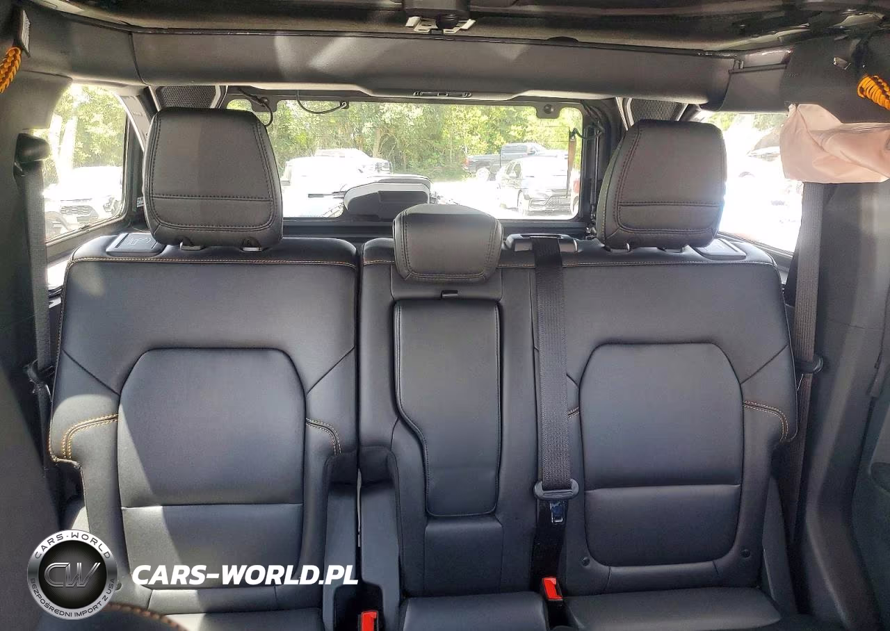 2024 Ford Bronco Badlands VIN:1FMEE9BP8RLA32708 - 10