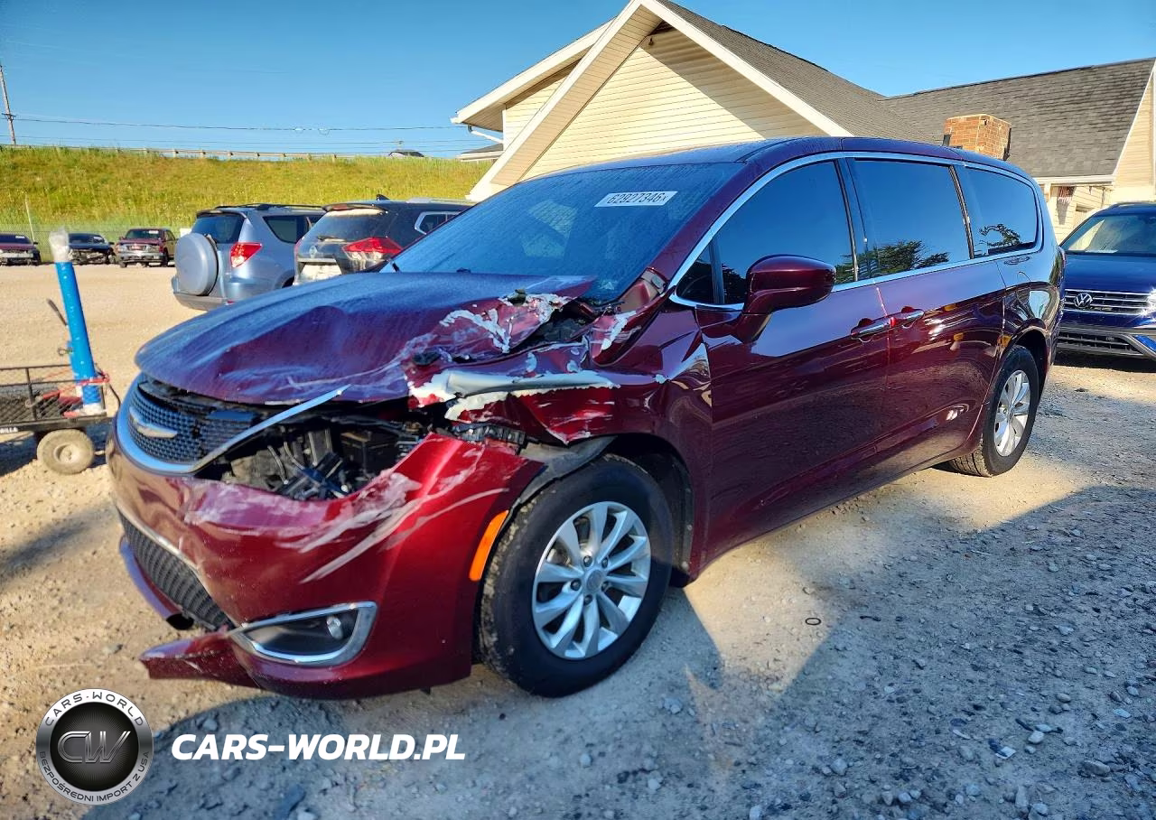2018 Chrysler Pacifica Touring Plus – zdjęcie 1 z 13