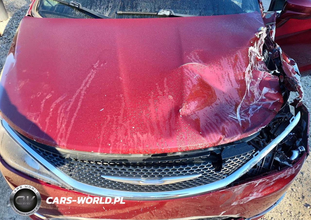 2018 Chrysler Pacifica Touring Plus VIN:2C4RC1FG0JR117884 - 12