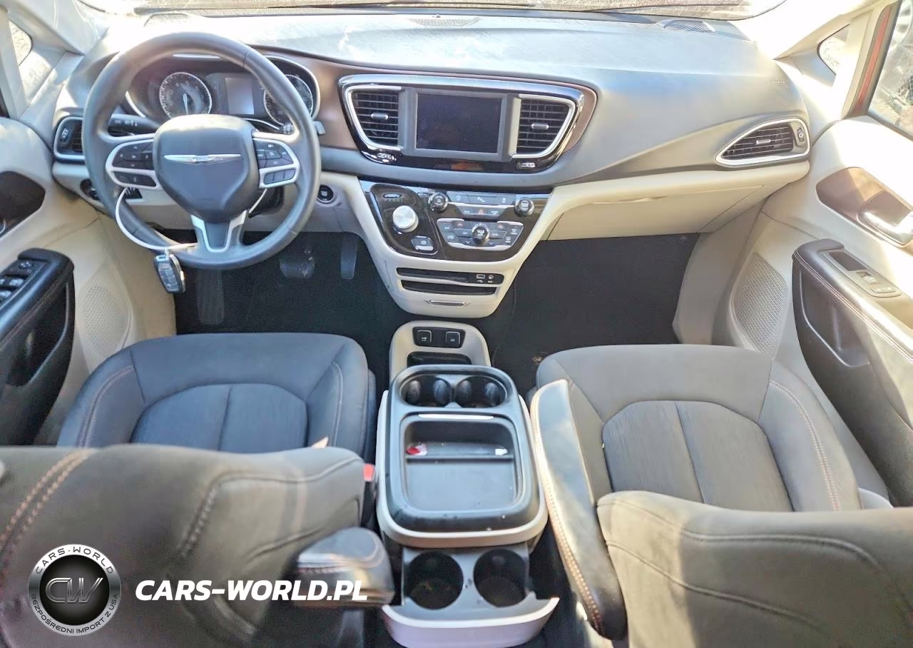 2018 Chrysler Pacifica Touring Plus VIN:2C4RC1FG0JR117884 - 8