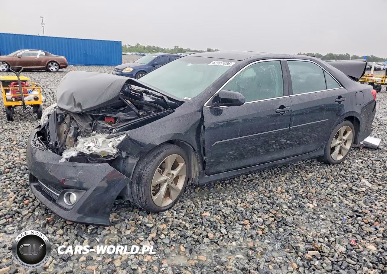 2013 Toyota Camry Se V6 – zdjęcie 1 z 12