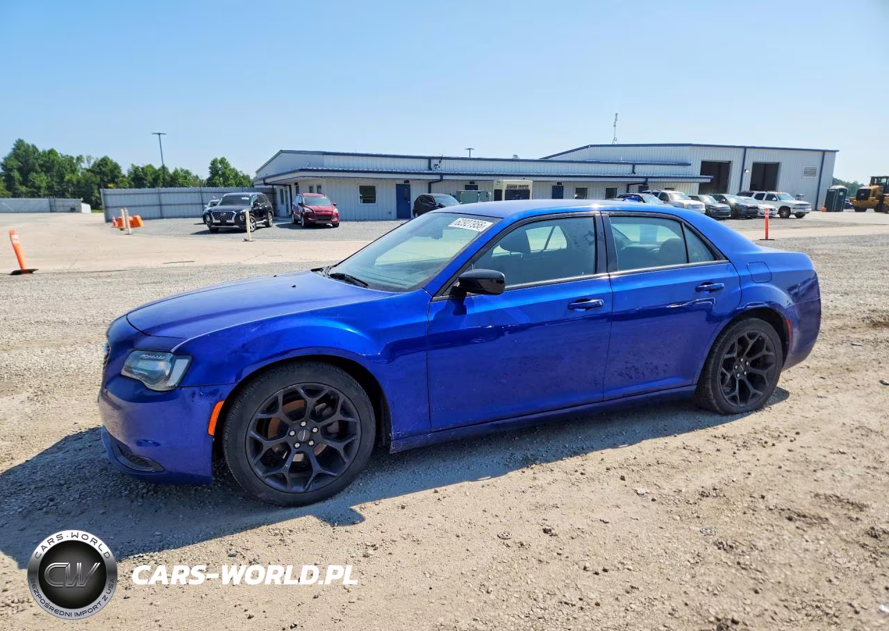 2019 Chrysler 300 Touring – zdjęcie 1 z 12